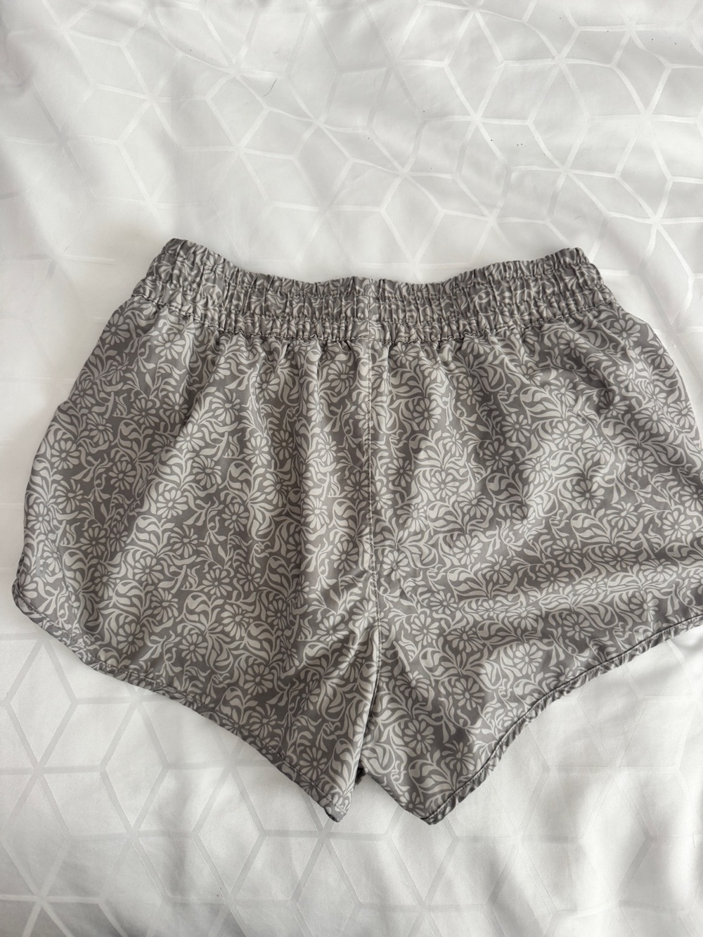 Vuori Women's Clementine 2.0 Shorts Grey pattern Size M - Picture 6 of 6